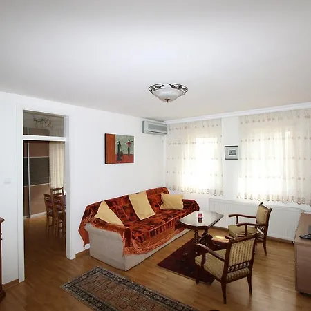 Hotel Admiral Arena Garni
