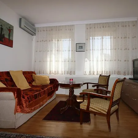Admiral Arena Garni Hotel