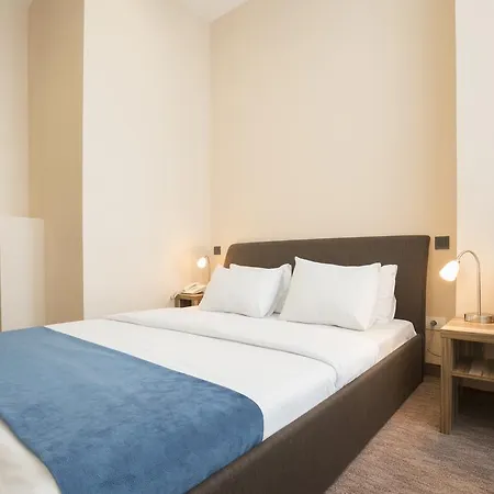 Admiral Arena Garni Hotel 4*