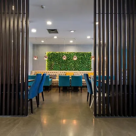 Hotel Admiral Arena Garni 4*
