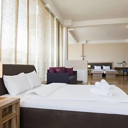 Admiral Arena Garni Hotel 4*